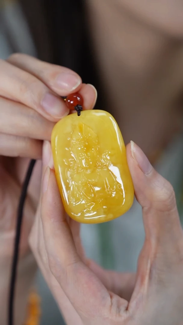 未镶嵌颈饰琥珀王君老师作品-度母