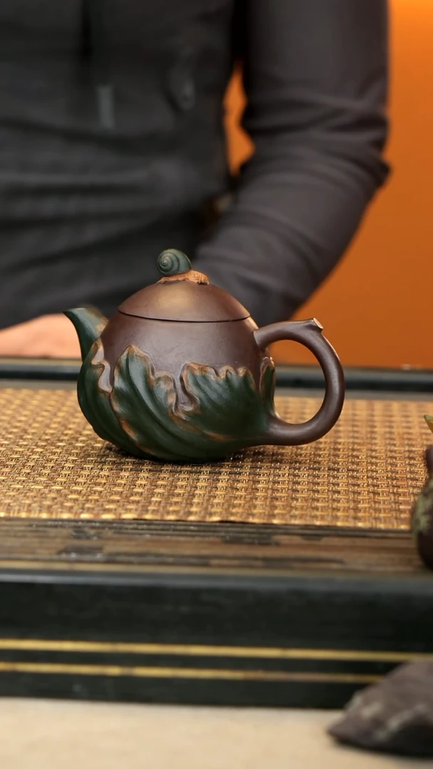茶壶紫砂 XS35《蜗牛·茄瓜》紫玉金砂