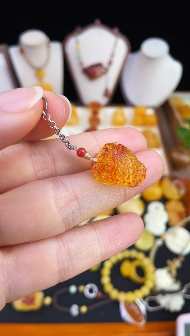 琥珀未镶嵌珠宝奇石柒月
