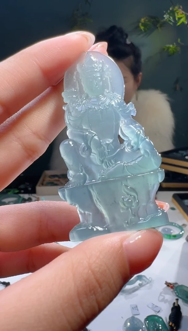 【闪购商品】翡翠颈饰未镶嵌天然A货翡翠观音