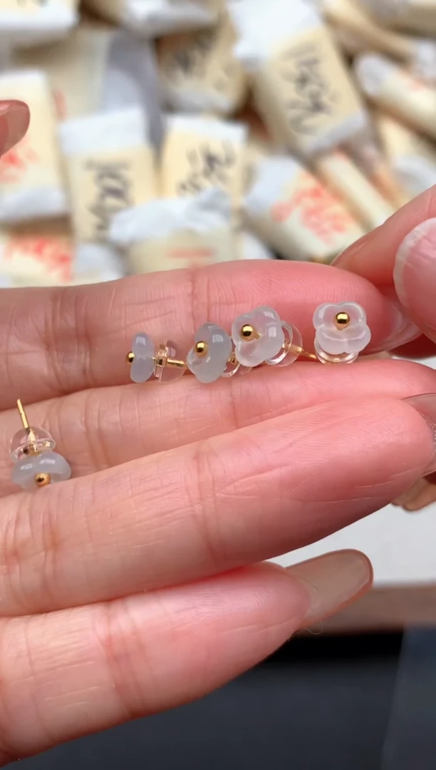 银S925镶嵌挂件翡翠多样性发货（发一个）发一只耳钉，一对请拍2