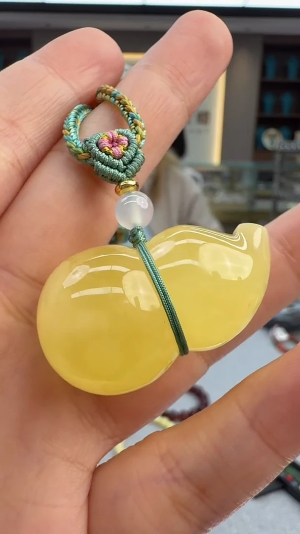 琥珀颈饰未镶嵌366秒拍号 假一罚三