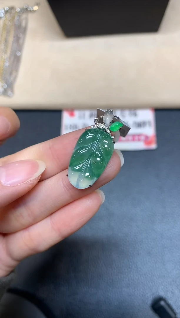 【闪购商品】翡翠颈饰18K金镶嵌【无鉴赏期