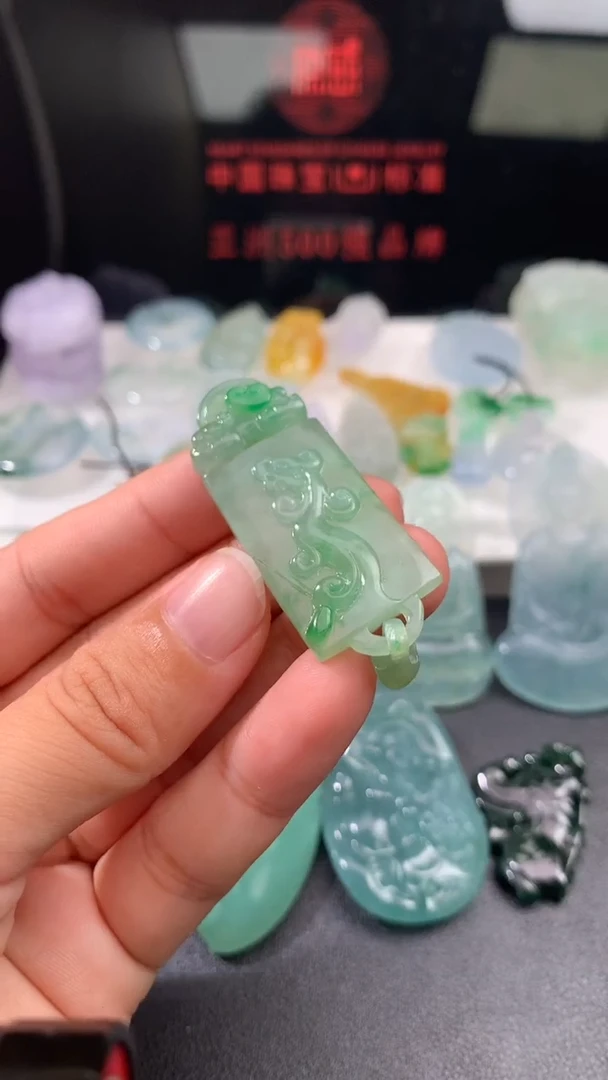 定制翡翠未镶嵌
