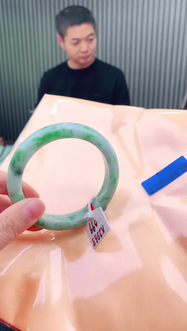 未镶嵌手镯翡翠111