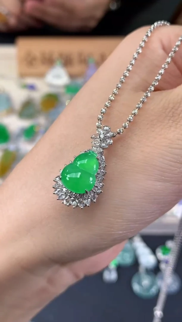 翡翠18K金镶嵌吊坠(不含链)Q140|26800