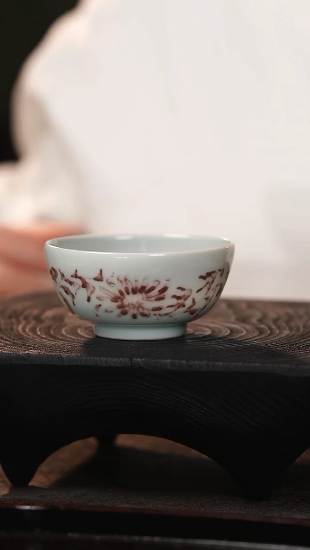 【闪购商品】缠枝莲釉里红（二级品/）