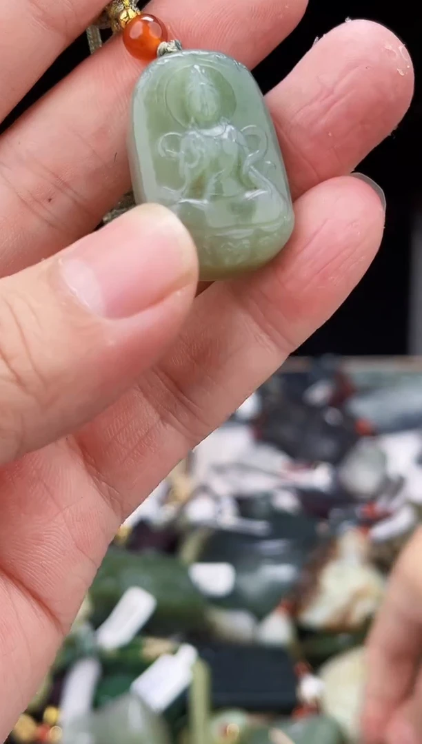 颈饰未镶嵌和田玉1