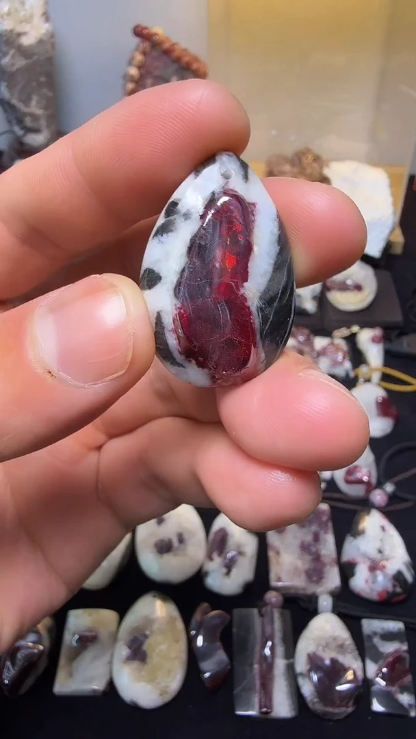 天然辰砂大晶砂随行吊坠