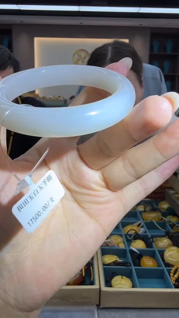 未镶嵌手镯和田玉257秒拍号 假一罚三 57-61