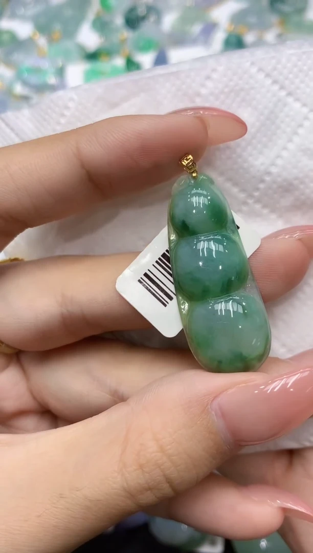 颈饰18K金镶嵌翡翠111111111111