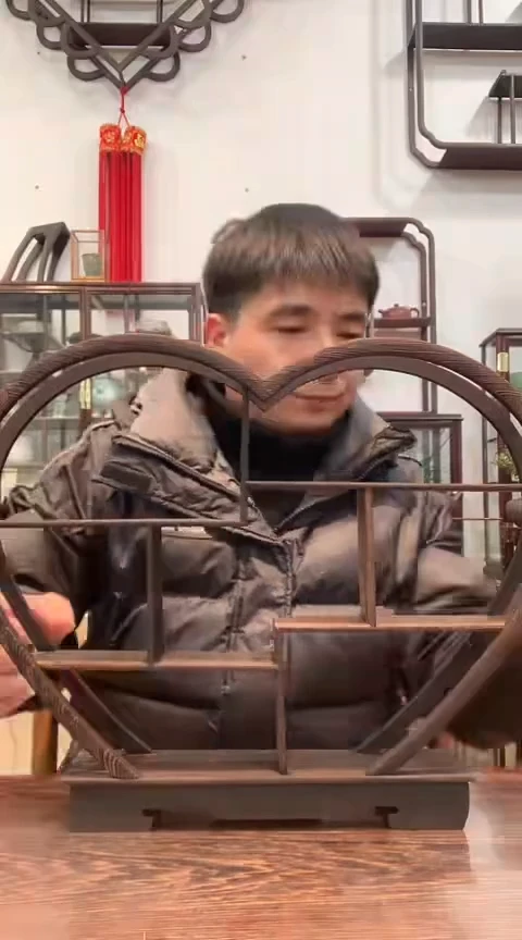 【闪购商品】红酸枝木类木艺博古架417