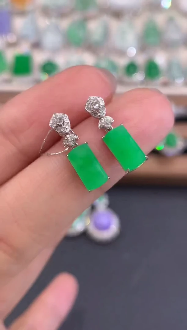 18K金镶嵌翡翠耳饰q37