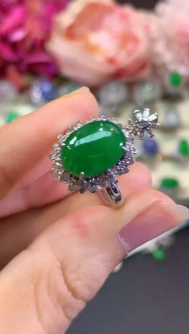 18K金镶嵌戒指翡翠B245