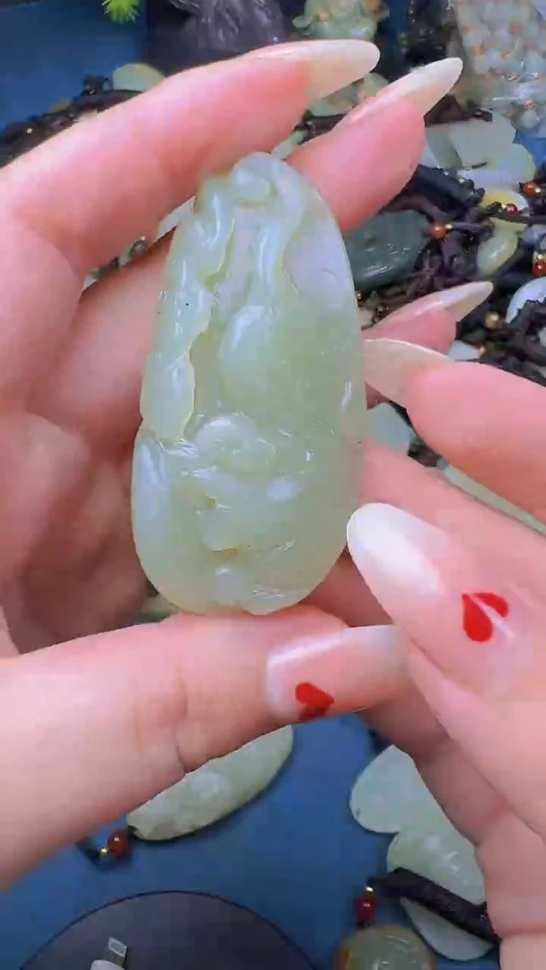 和田玉未镶嵌颈饰1