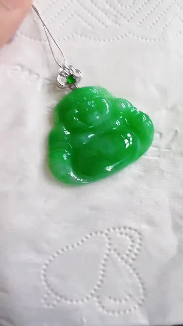 颈饰18K金镶嵌翡翠佛