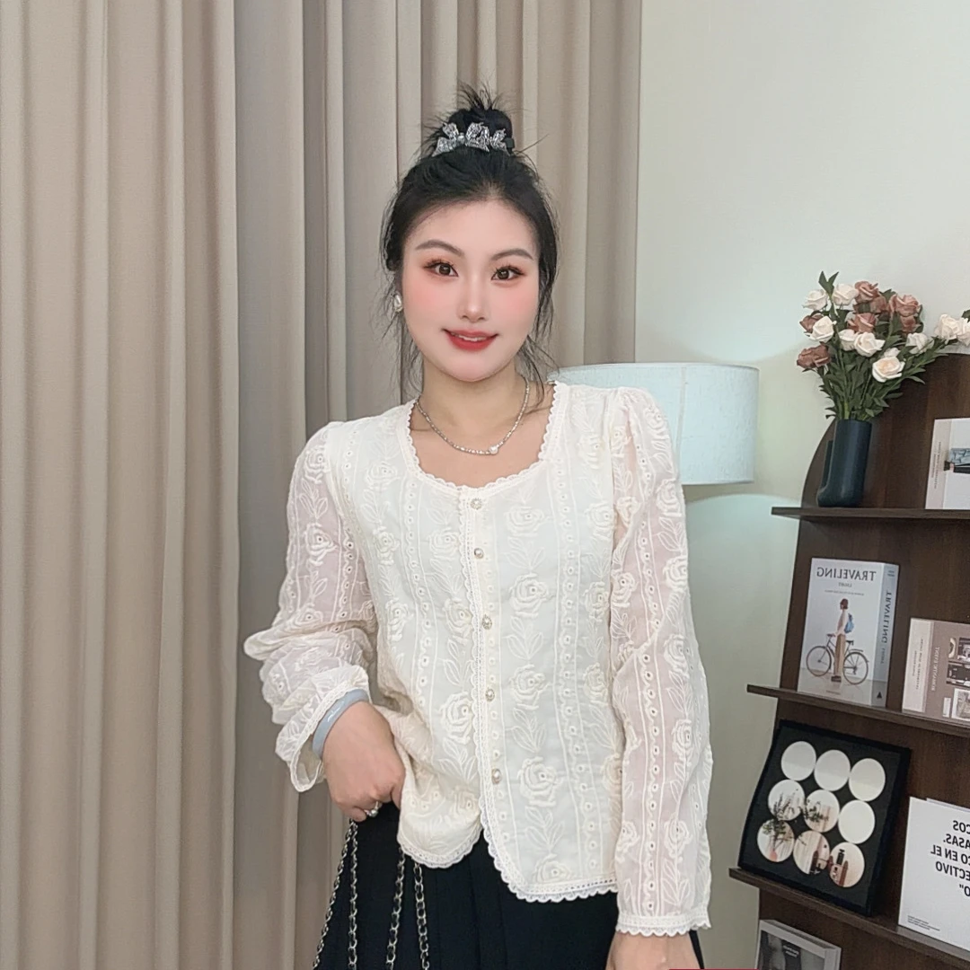 大码女装2025秋季胖妹妹小香风方领刺绣蕾丝洋气减龄长款上衣