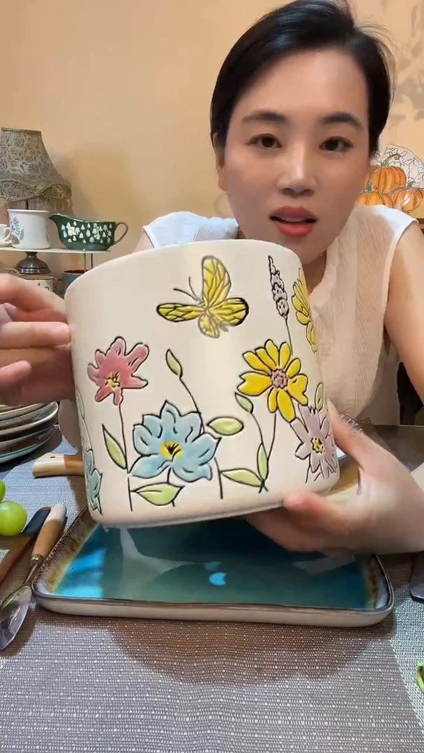 瓷片底部带孔 大号蝴蝶罐子  微瑕介意勿拍