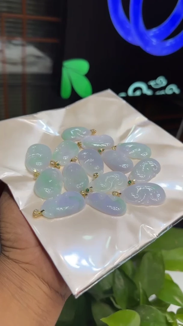 翡翠手镯未镶嵌如意挂件随机发一