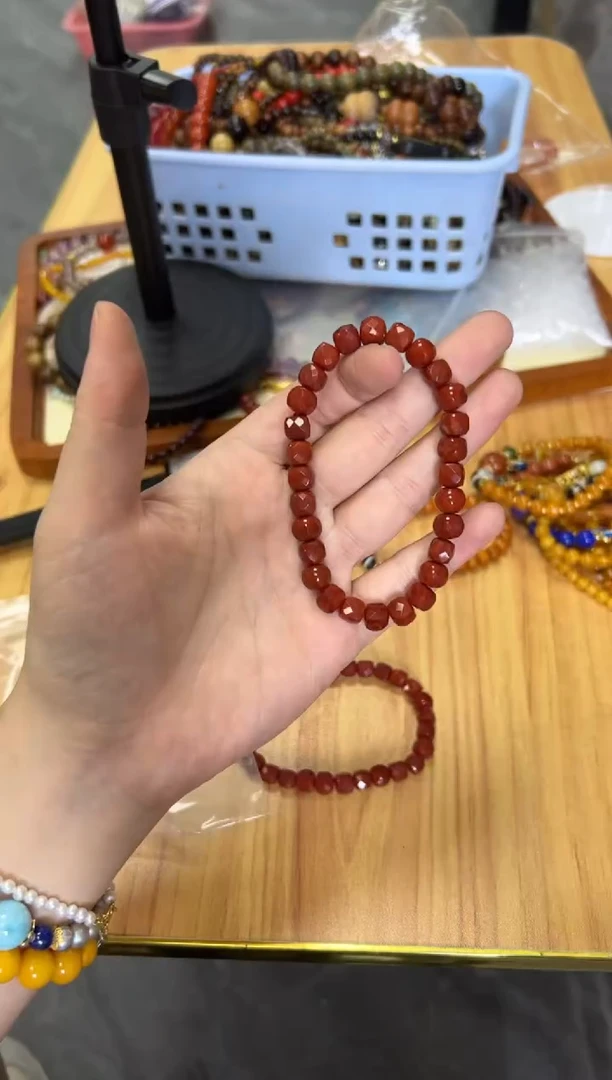 玛瑙/玉髓手链未镶嵌孤品柿子红四方切面珠手链[0411]