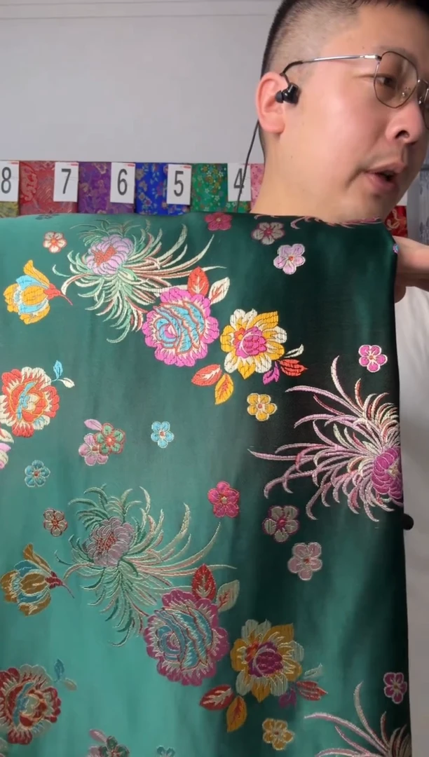 混纺织锦缎布头长60宽90