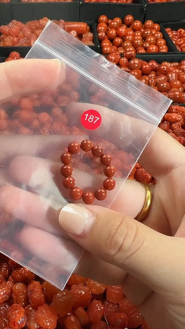 颈饰未镶嵌南红玛瑙1