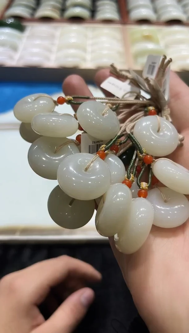 颈饰未镶嵌和田玉小艾多样性发货拍一发一