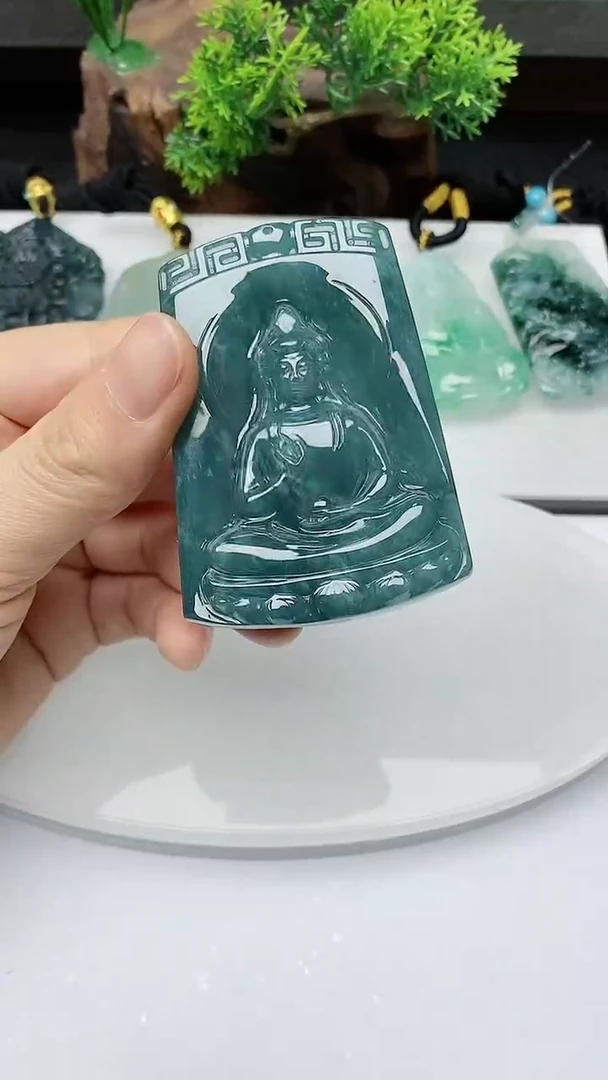 【闪购商品】翡翠颈饰未镶嵌