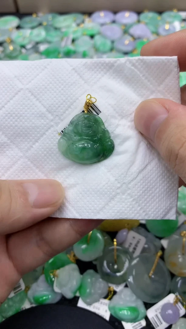 颈饰未镶嵌翡翠天然缅甸翡翠A货