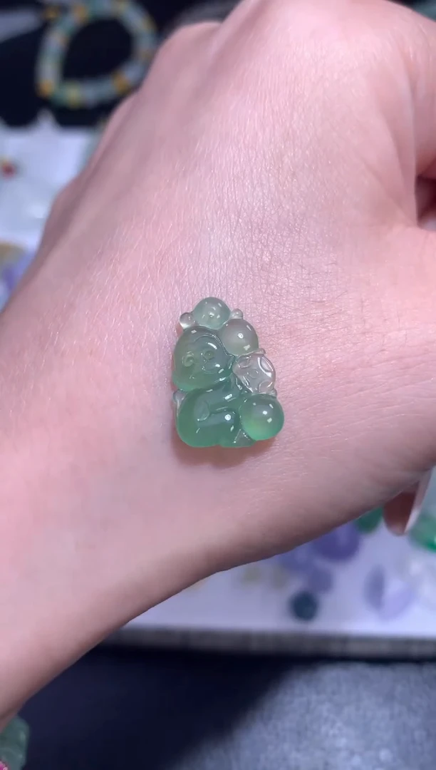 定制翡翠未镶嵌小猴子
