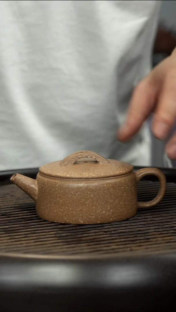 茶壶紫砂手磨青降坡   平底汉瓦壶