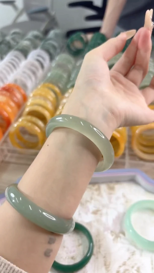 未镶嵌手镯石英质玉58-56D