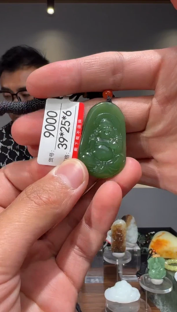 和田玉未镶嵌颈饰1