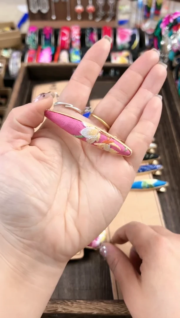 【闪购商品】织绣民族风老绣饰品417