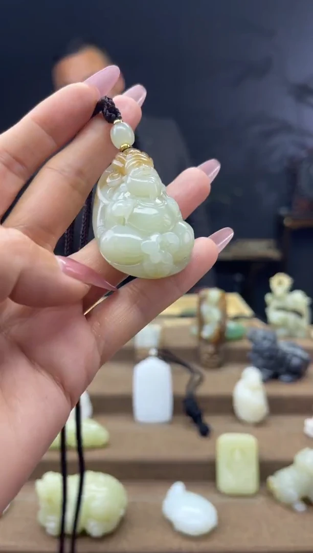 颈饰未镶嵌和田玉1