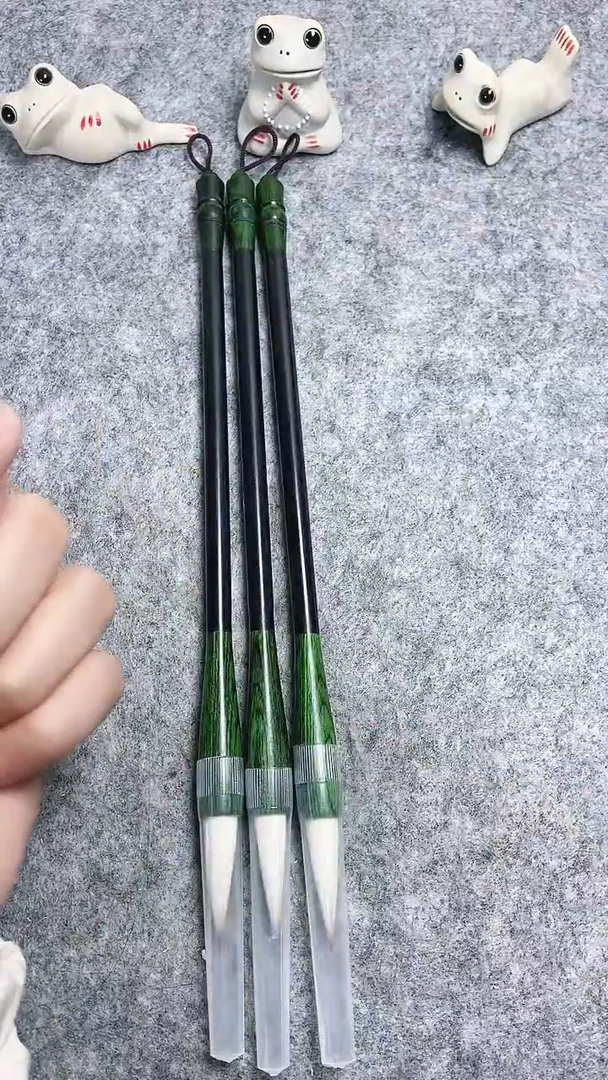 黑檀兼毫中楷毛笔三支