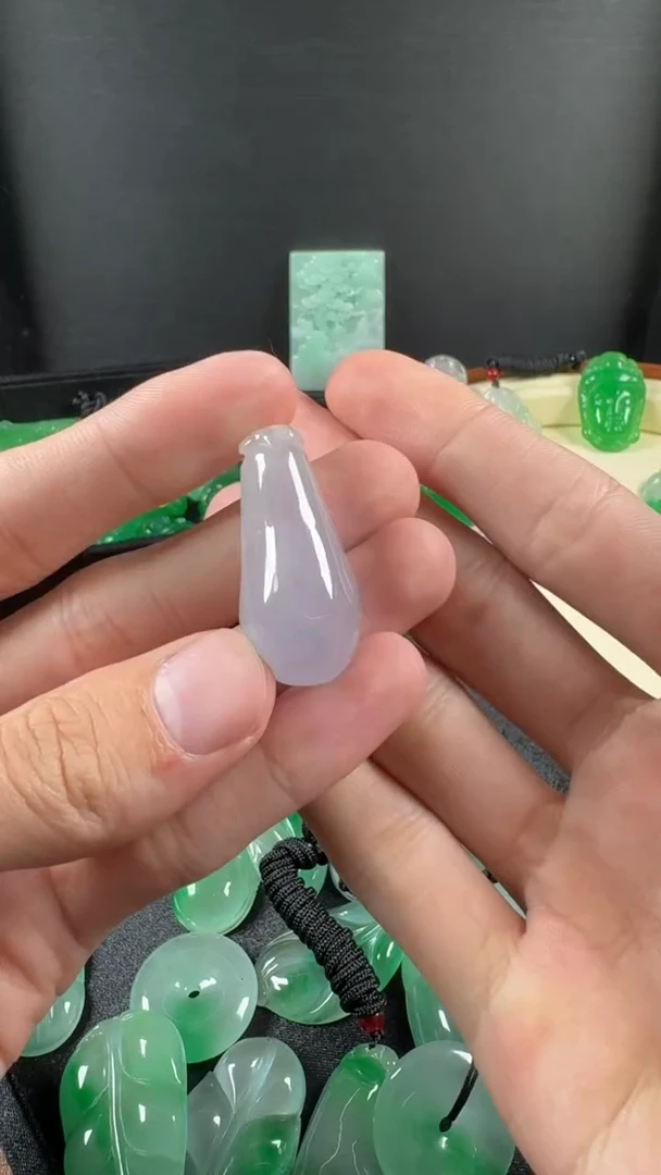 颈饰未镶嵌翡翠福瓜吊坠