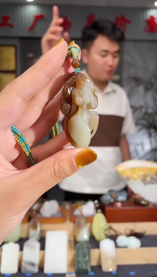 和田玉未镶嵌颈饰1