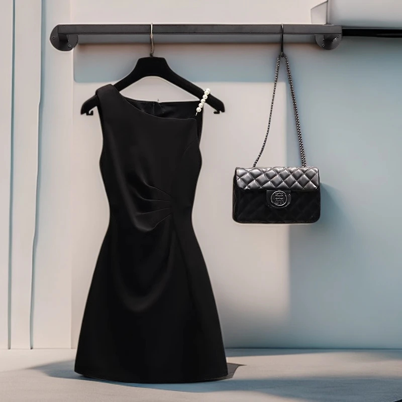 女2025潮牌修身收腰连衣裙年夏季新款设计感显瘦遮肚子包臀吊带裙