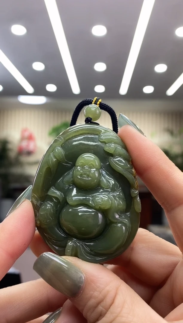 颈饰未镶嵌透闪石质玉吊坠