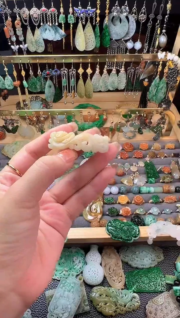 未镶嵌定制翡翠翡翠