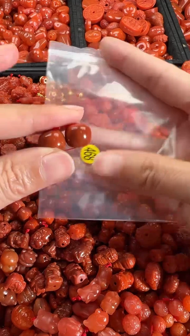 【闪购商品】南红玛瑙颈饰未镶嵌1