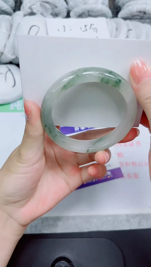 石英质玉手镯未镶嵌8-56.8