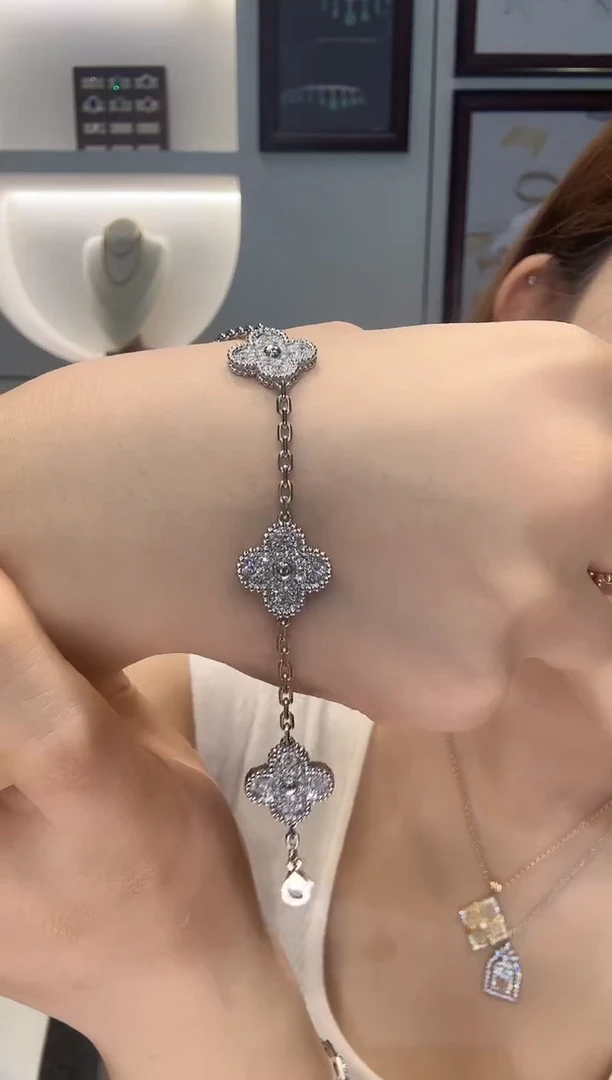 手链18K金镶嵌钻石满钻五花手链