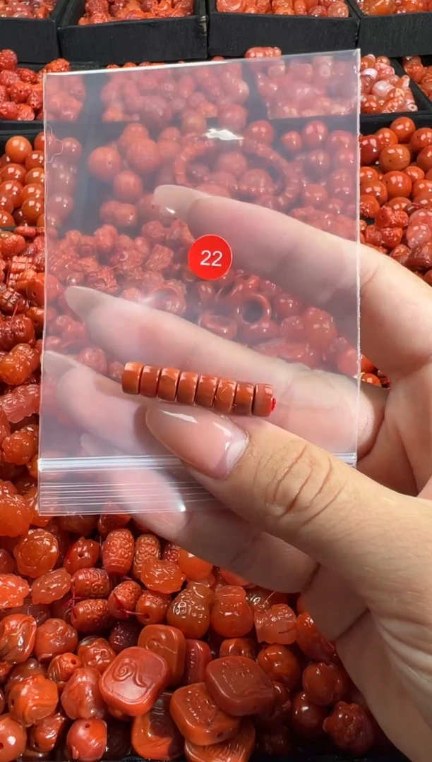 南红玛瑙未镶嵌颈饰1