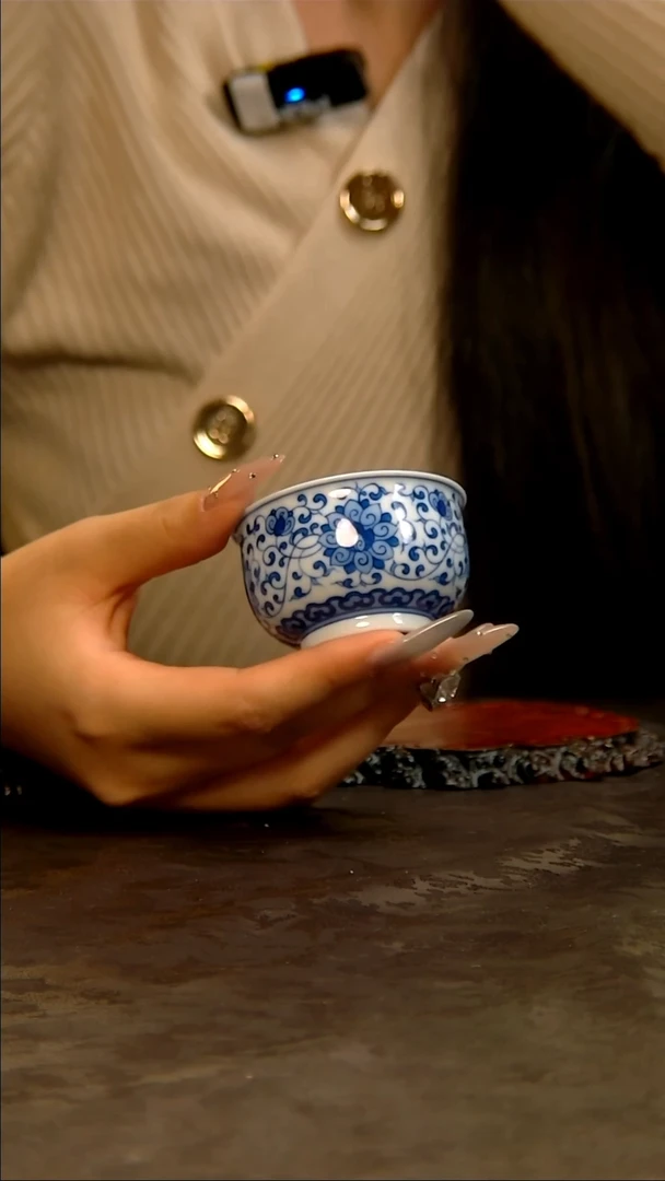 【闪购商品】青花手绘缠枝莲主人杯