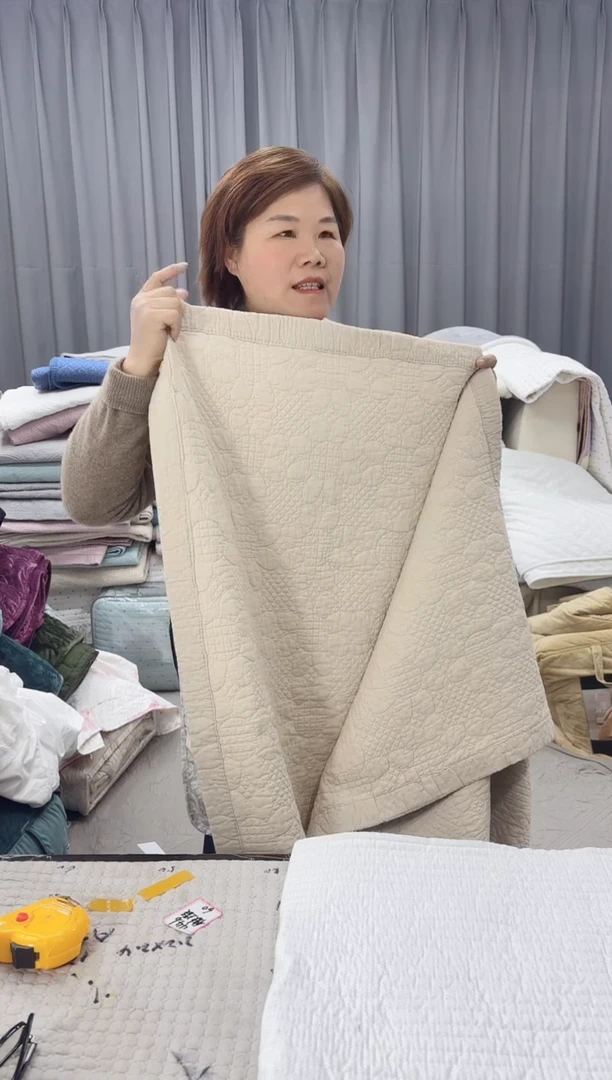 棉香槟向阳花床盖2.3*2.5