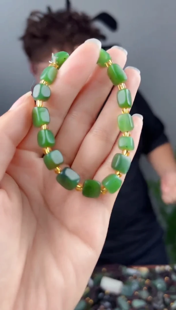 和田玉未镶嵌颈饰拍一发一，多样性发货