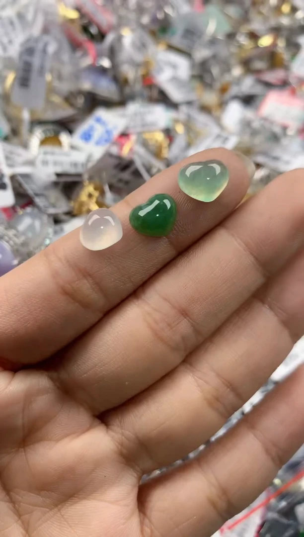 未镶嵌戒指翡翠随机发货  介意勿拍
