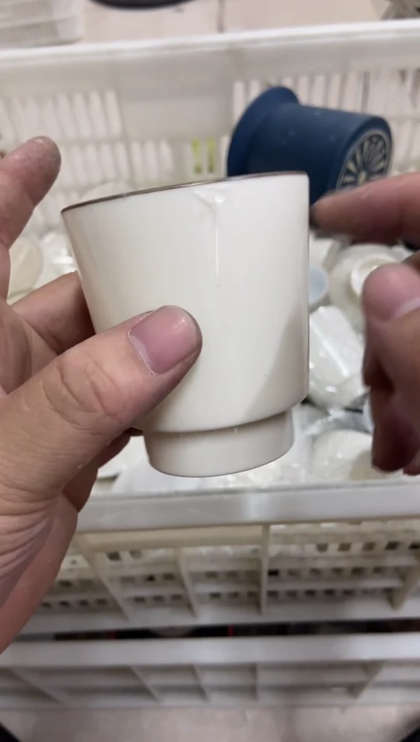 杯无运费险有瑕疵的摄影的产品有使用过的痕迹有点脏介意勿拍